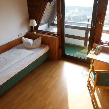 Adler Hotel *